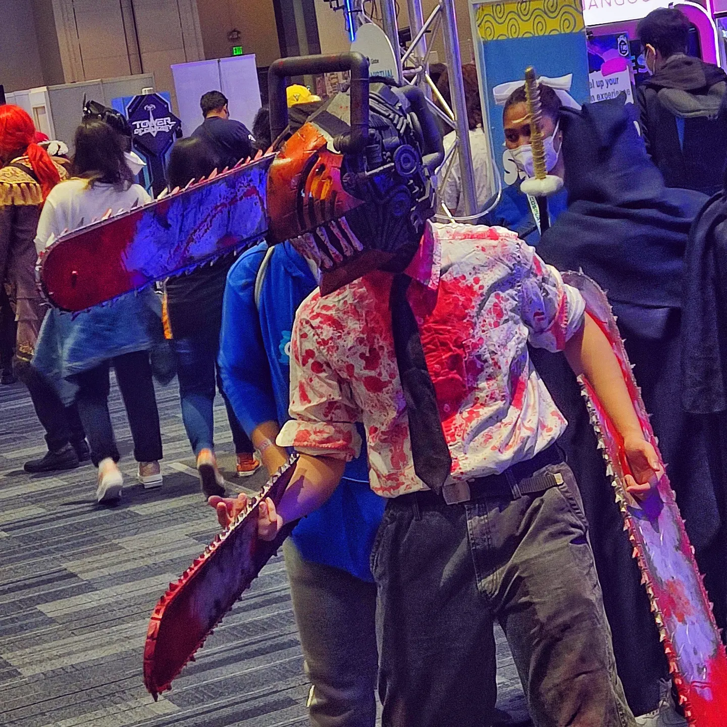 8 cosplayers at Zenkaikon talk about how their costumes came together, from Chainsaw  Man to Luigi [photos], Entertainment