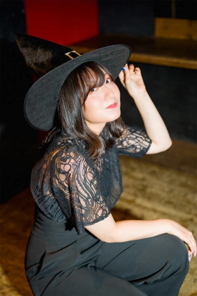 insert image of voice actor halloween outfits - Hitomi Ueda - from seiyuu grandprix